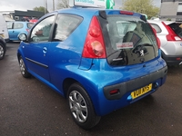 PEUGEOT 107