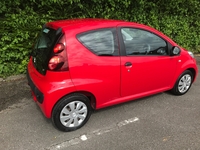 PEUGEOT 107