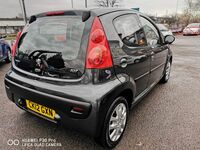 PEUGEOT 107