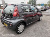 PEUGEOT 107
