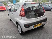 PEUGEOT 107