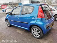 PEUGEOT 107