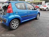 PEUGEOT 107