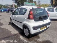 PEUGEOT 107