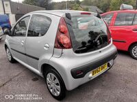 PEUGEOT 107